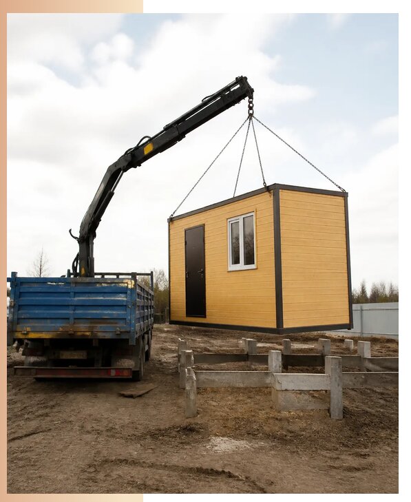 Доставка бытовок и блок-контейнеров заказчикам в Сосногорске
